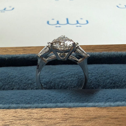 خاتم ثلاثي مختبري (2.06ct-VS1-E)