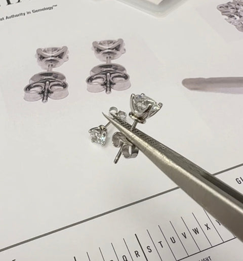 زوج من الأقراط مختبري (1.5ct-VS1-G)