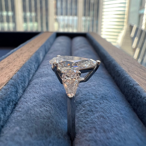 خاتم ثلاثي مختبري (2.06ct-VS1-E)